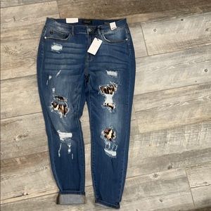 Women’s Judy Blue distressed jeans with leopard